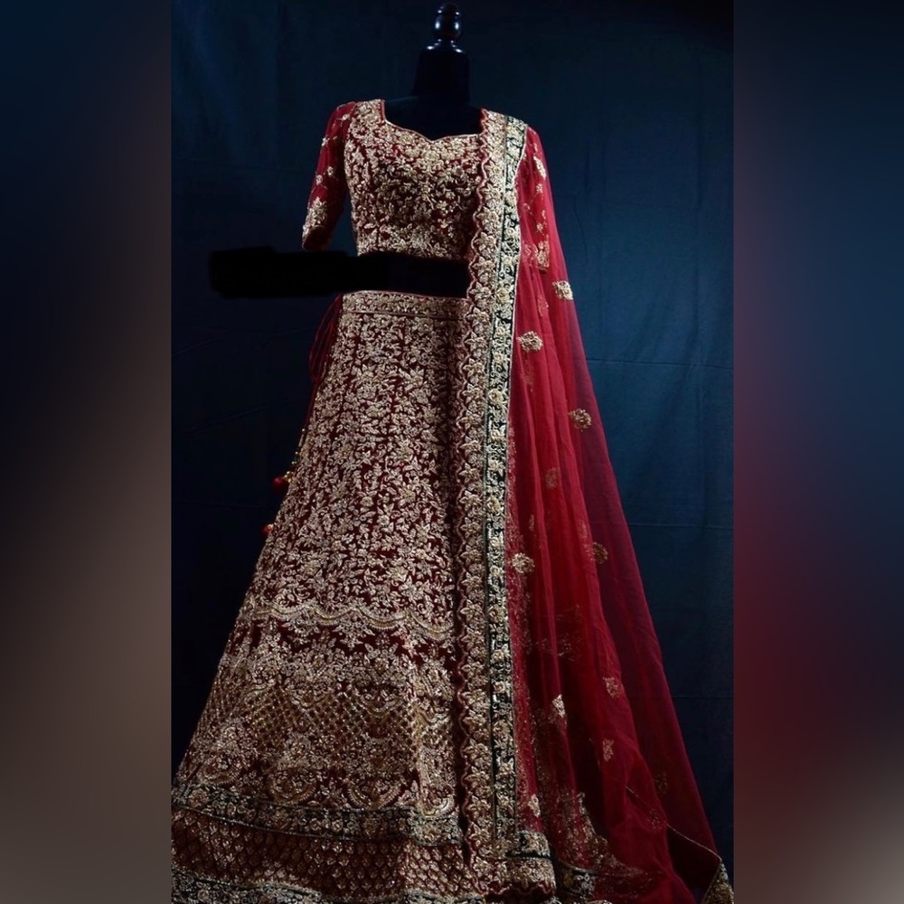 Maroon red bridal lehnga hand embroidered brand new size S